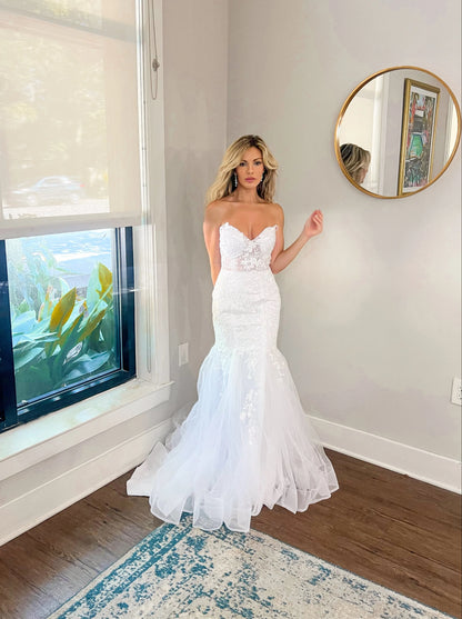 Strapless Sweetheart Lace Mermaid Bridal Gown: Elegant Embroidery